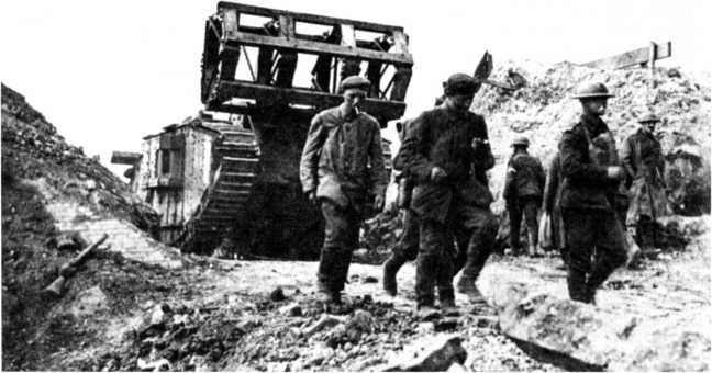 Иллюстрация к книге — Самые первые танки "Дьявол идет!" [i_104.jpg]