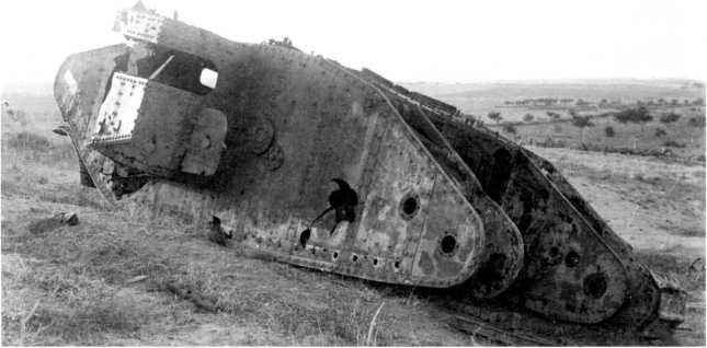 Иллюстрация к книге — Самые первые танки "Дьявол идет!" [i_111.jpg]