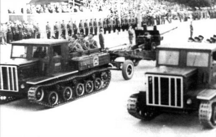 Иллюстрация к книге — Артиллерийские тягачи Красной Армии. Часть 2 [img_51.jpg]