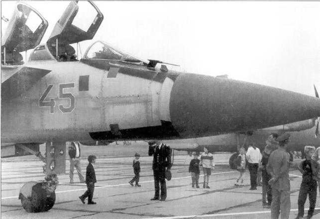 Иллюстрация к книге — МиГ-31. Страж российского неба [pic_69.jpg]