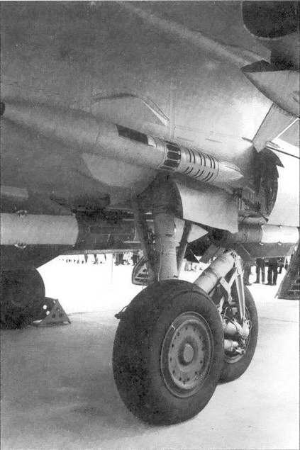 Иллюстрация к книге — МиГ-31. Страж российского неба [pic_81.jpg]