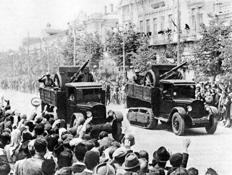 Иллюстрация к книге — Артиллерийские тягачи Красной Армии. Часть 1 [img_51.jpg]