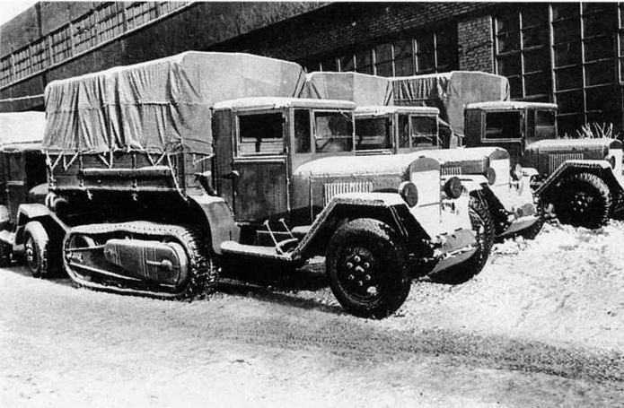 Иллюстрация к книге — Артиллерийские тягачи Красной Армии. Часть 1 [img_52.jpg]