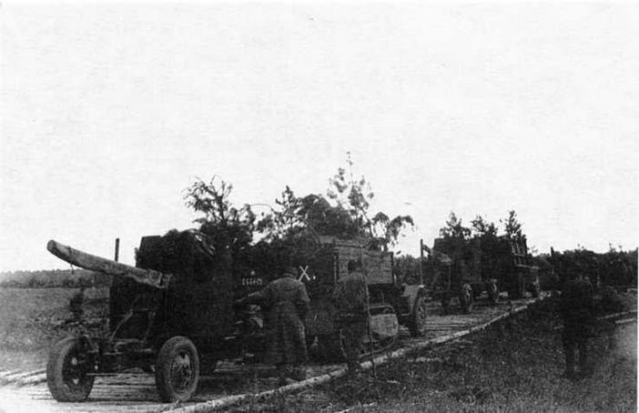 Иллюстрация к книге — Артиллерийские тягачи Красной Армии. Часть 1 [img_53.jpg]