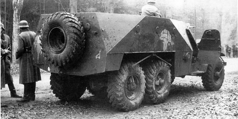 Иллюстрация к книге — Бронетранспортер БТР-152 [img_32.jpg]