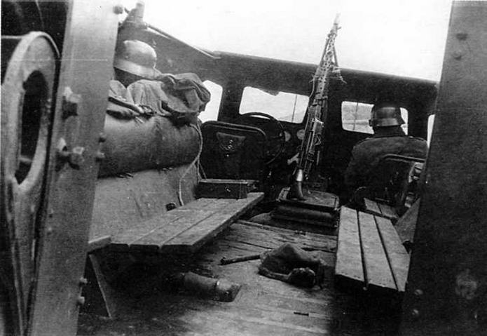 Иллюстрация к книге — Бронетранспортер БТР-152 [img_33.jpg]