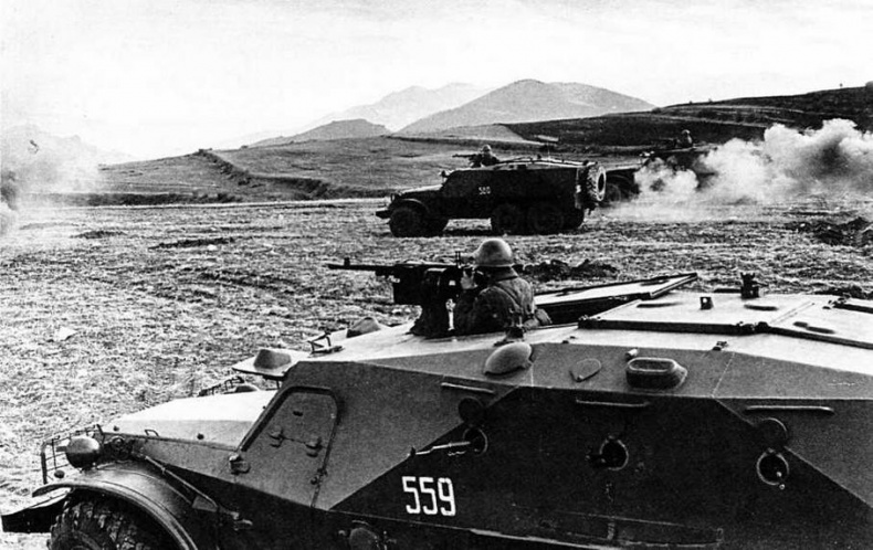 Иллюстрация к книге — Бронетранспортер БТР-152 [img_42.jpg]