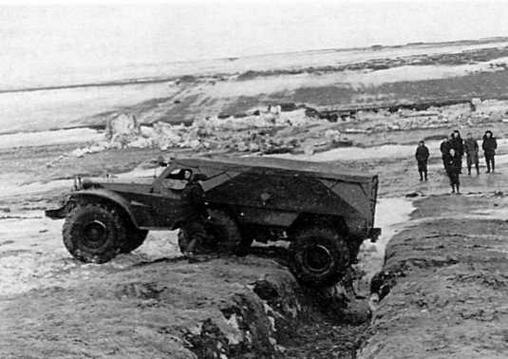 Иллюстрация к книге — Бронетранспортер БТР-152 [img_48.jpg]