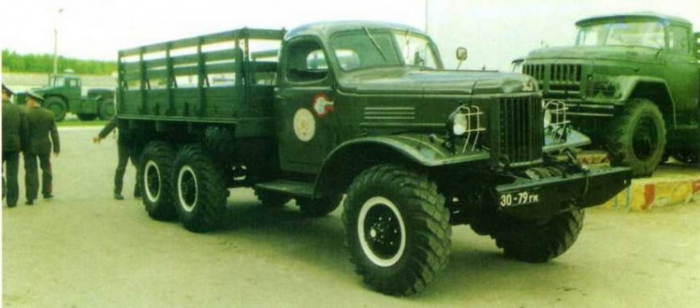 Иллюстрация к книге — Бронетранспортер БТР-152 [img_64.jpg]