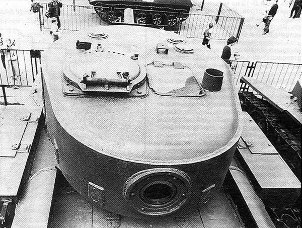 Иллюстрация к книге — Средний танк Т-28 [i_017.jpg]