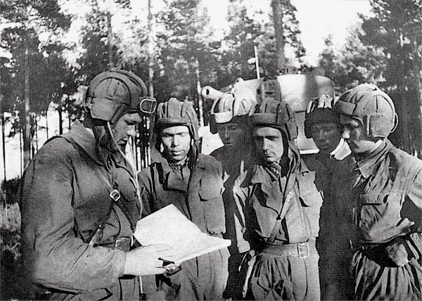 Иллюстрация к книге — Средний танк Т-28 [i_047.jpg]