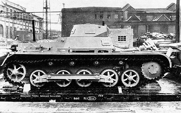 Иллюстрация к книге — Лёгкий танк Panzer I [i_011.jpg]