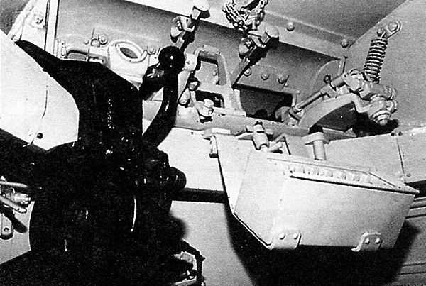 Иллюстрация к книге — Лёгкий танк Panzer I [i_028.jpg]