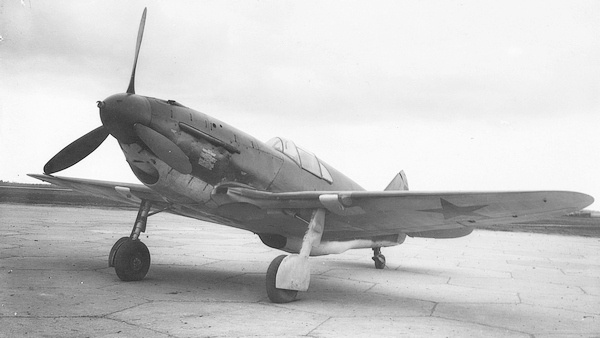 Иллюстрация к книге — Истребитель Ла-9 [i_005.jpg]