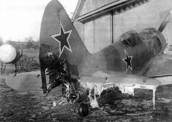 Иллюстрация к книге — Истребитель Ла-9 [i_014.jpg]