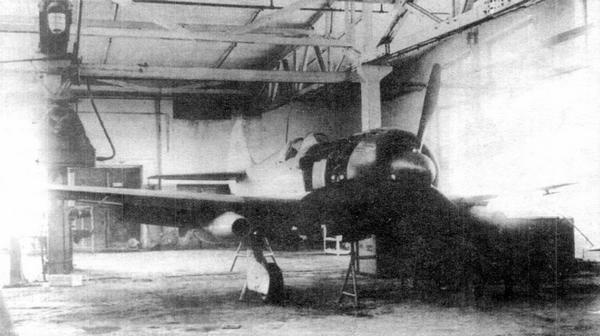 Иллюстрация к книге — Истребитель Ла-9 [i_017.jpg]