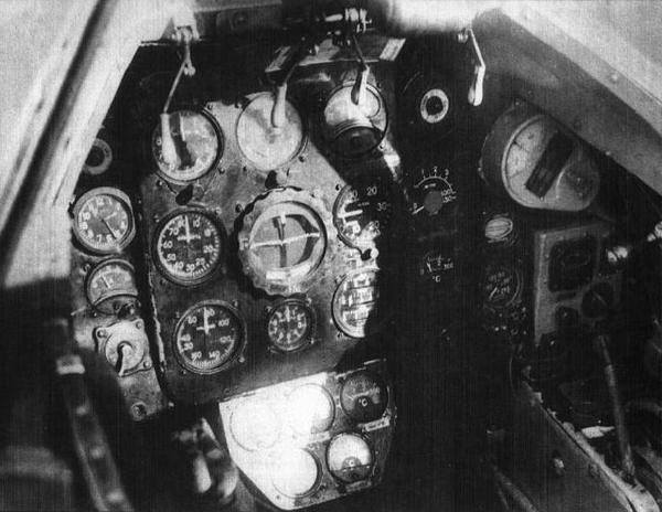 Иллюстрация к книге — Истребитель Ла-9 [i_023.jpg]