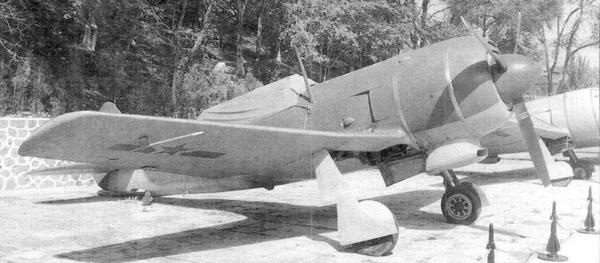 Иллюстрация к книге — Истребитель Ла-9 [i_070.jpg]