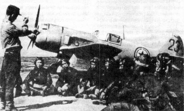 Иллюстрация к книге — Истребитель Ла-9 [i_071.jpg]