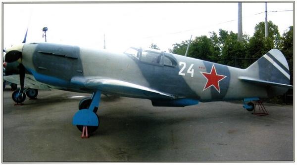 Иллюстрация к книге — Истребитель ЛаГГ-3 [i_076.jpg]