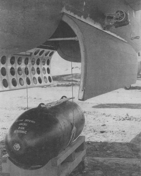 Иллюстрация к книге — Бомбардировщик В-25 «Митчелл» [pic_46.jpg]