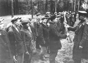 Иллюстрация к книге — 1-я Русская бригада СС "Дружина" [p0099.jpg]