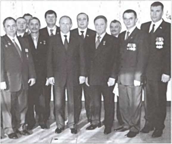 Иллюстрация к книге — Кому мы обязаны "Афганом" [i_036.jpg]