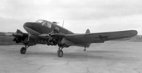 Иллюстрация к книге — Як-2/Як-4 и другие ближние бомбардировщики Яковлева [i_151.jpg]