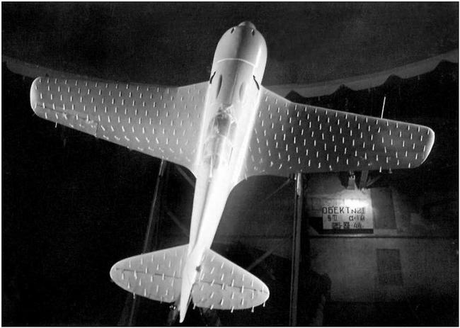 Иллюстрация к книге — Ла-7, Ла-9, Ла-11. Последние поршневые истребители СССР [i_003.jpg]