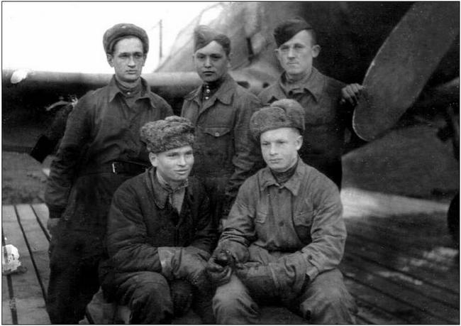 Иллюстрация к книге — Ла-7, Ла-9, Ла-11. Последние поршневые истребители СССР [i_038.jpg]