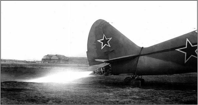 Иллюстрация к книге — Ла-7, Ла-9, Ла-11. Последние поршневые истребители СССР [i_146.jpg]