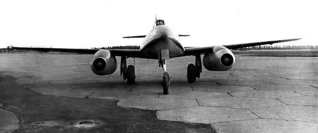 Иллюстрация к книге — Реактивные первенцы СССР - МиГ-9, Як-15, Су-9, Ла-150, Ту-12, Ил-22 [i_004.jpg]