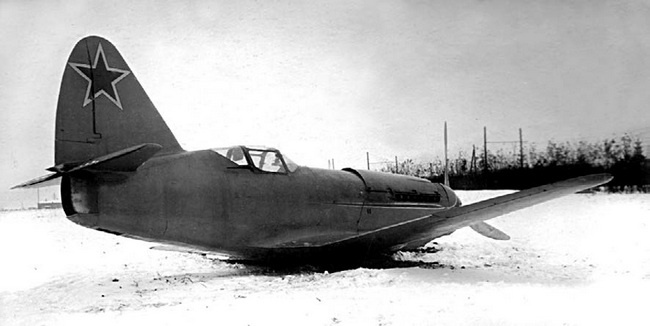 Иллюстрация к книге — Реактивные первенцы СССР - МиГ-9, Як-15, Су-9, Ла-150, Ту-12, Ил-22 [i_013.jpg]