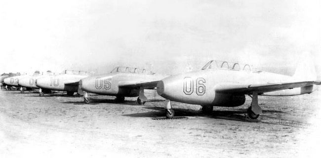 Иллюстрация к книге — Реактивные первенцы СССР - МиГ-9, Як-15, Су-9, Ла-150, Ту-12, Ил-22 [i_043.jpg]