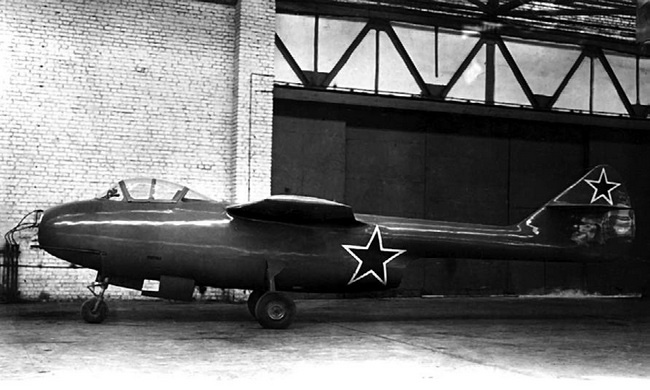 Иллюстрация к книге — Реактивные первенцы СССР - МиГ-9, Як-15, Су-9, Ла-150, Ту-12, Ил-22 [i_074.jpg]