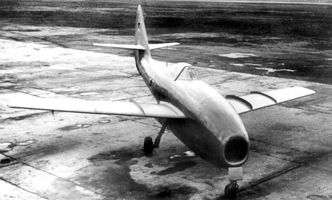 Иллюстрация к книге — Реактивные первенцы СССР - МиГ-9, Як-15, Су-9, Ла-150, Ту-12, Ил-22 [i_079.jpg]