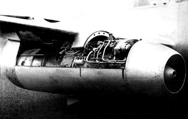 Иллюстрация к книге — Реактивные первенцы СССР - МиГ-9, Як-15, Су-9, Ла-150, Ту-12, Ил-22 [i_085.jpg]