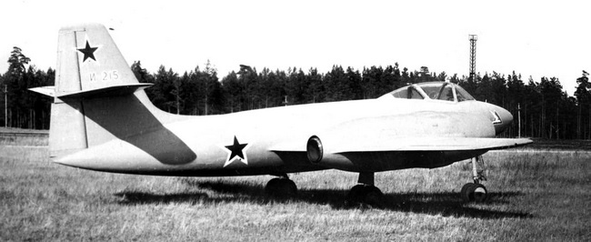 Иллюстрация к книге — Реактивные первенцы СССР - МиГ-9, Як-15, Су-9, Ла-150, Ту-12, Ил-22 [i_098.jpg]