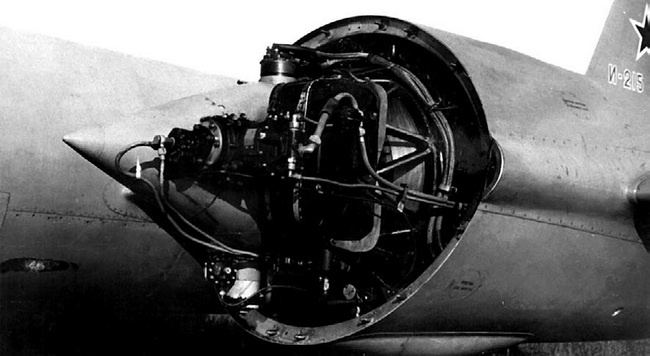 Иллюстрация к книге — Реактивные первенцы СССР - МиГ-9, Як-15, Су-9, Ла-150, Ту-12, Ил-22 [i_100.jpg]