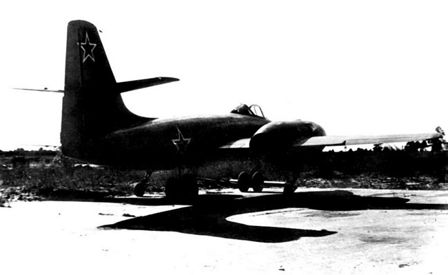 Иллюстрация к книге — Реактивные первенцы СССР - МиГ-9, Як-15, Су-9, Ла-150, Ту-12, Ил-22 [i_103.jpg]