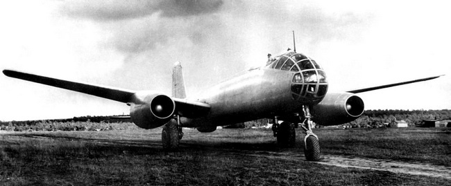 Иллюстрация к книге — Реактивные первенцы СССР - МиГ-9, Як-15, Су-9, Ла-150, Ту-12, Ил-22 [i_138.jpg]