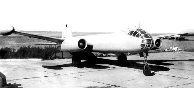 Иллюстрация к книге — Реактивные первенцы СССР - МиГ-9, Як-15, Су-9, Ла-150, Ту-12, Ил-22 [i_139.jpg]