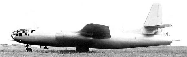 Иллюстрация к книге — Реактивные первенцы СССР - МиГ-9, Як-15, Су-9, Ла-150, Ту-12, Ил-22 [i_142.jpg]