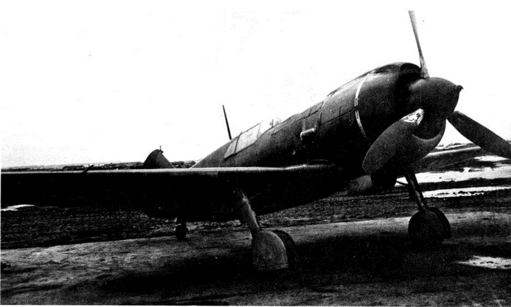 Иллюстрация к книге — Истребитель Ла-5. Сломавший хребет Люфтваффе [i_007.jpg]