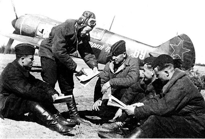 Иллюстрация к книге — Истребитель Ла-5. Сломавший хребет Люфтваффе [i_048.jpg]