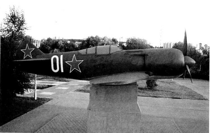 Иллюстрация к книге — Истребитель Ла-5. Сломавший хребет Люфтваффе [i_150.jpg]