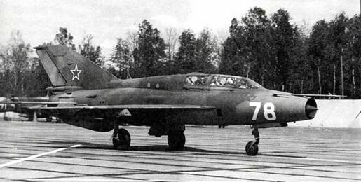 Иллюстрация к книге — Истребитель МиГ-21 Рождение легенды [pic_54.jpg]