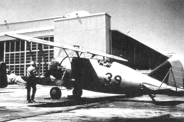 Иллюстрация к книге — Палубный истребитель Грумман F4F «Уайлдкэт» [i_009.jpg]