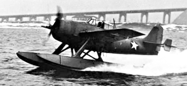 Иллюстрация к книге — Палубный истребитель Грумман F4F «Уайлдкэт» [i_028.jpg]