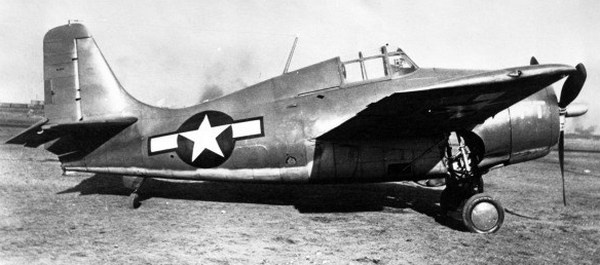Иллюстрация к книге — Палубный истребитель Грумман F4F «Уайлдкэт» [i_040.jpg]